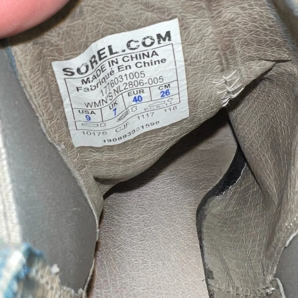 Sorel After Hours Chelsea Gray Suede Wedge Ankle Bootie Size 9